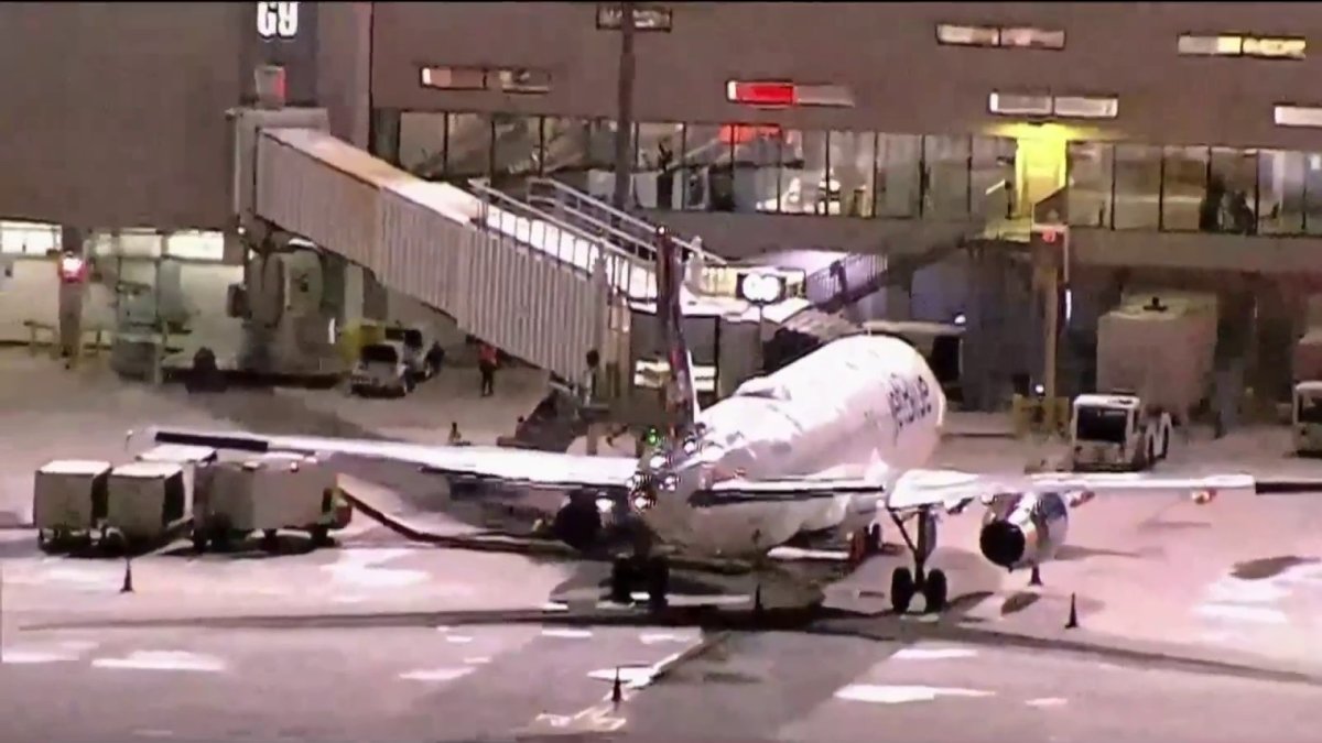 Guayaquil-Fort Lauderdale flight hit by severe turbulence, 8 hospitalized – Telemundo Miami (51)