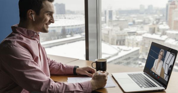 They are looking for employees to pay thousands of dollars a month: the only requirement is knowledge of Spanish