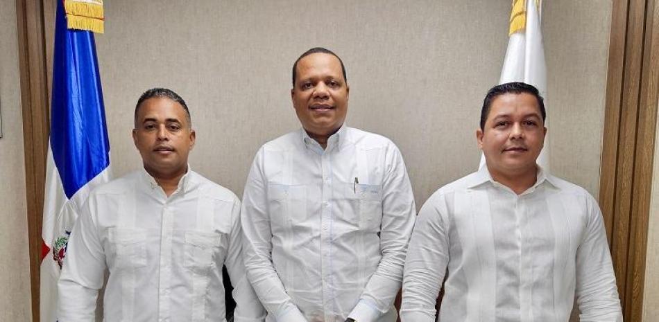 Vehicle importers go to Proconsumidor due to repeated delays from DGII