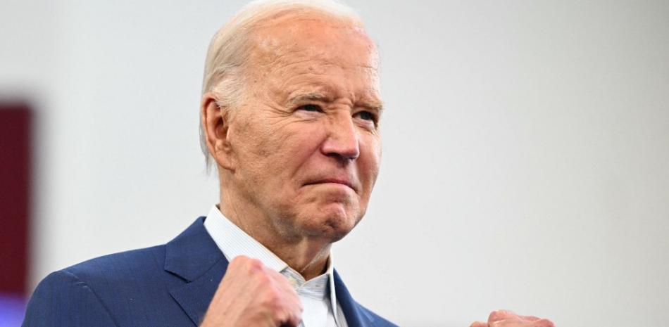 Biden announced new student loan waivers for 35,000 public sector workers in the United States