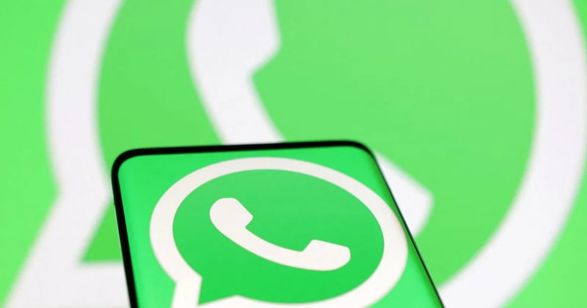 How to prevent group photos from being saved on your cell phone in WhatsApp