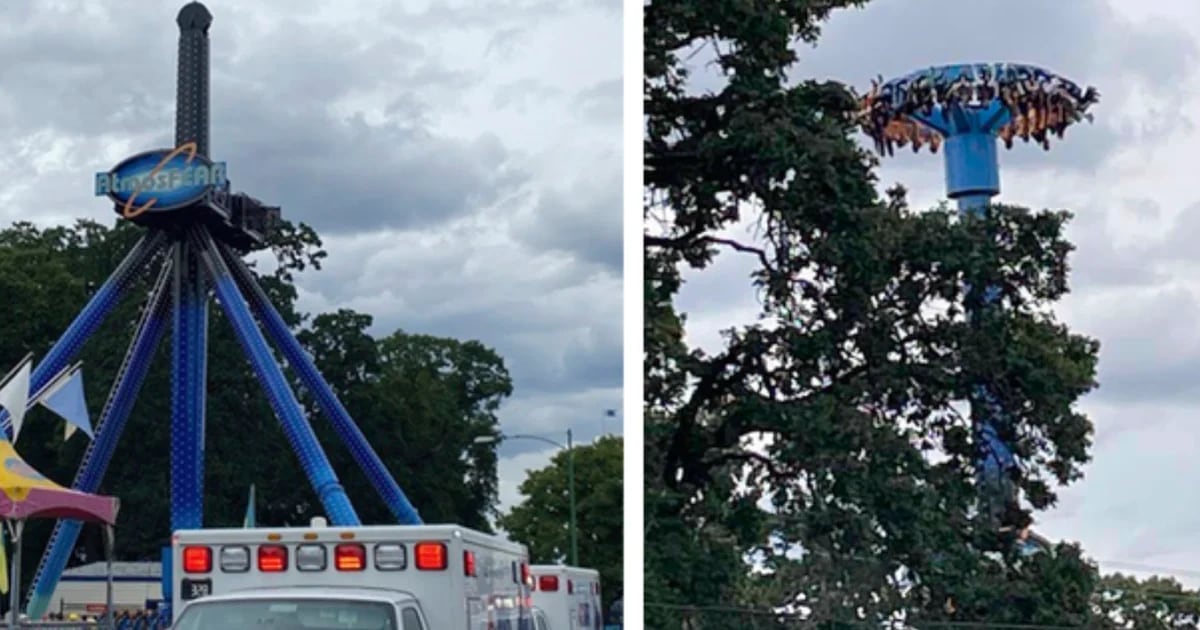 The dramatic moment visitors to an American theme park got stuck