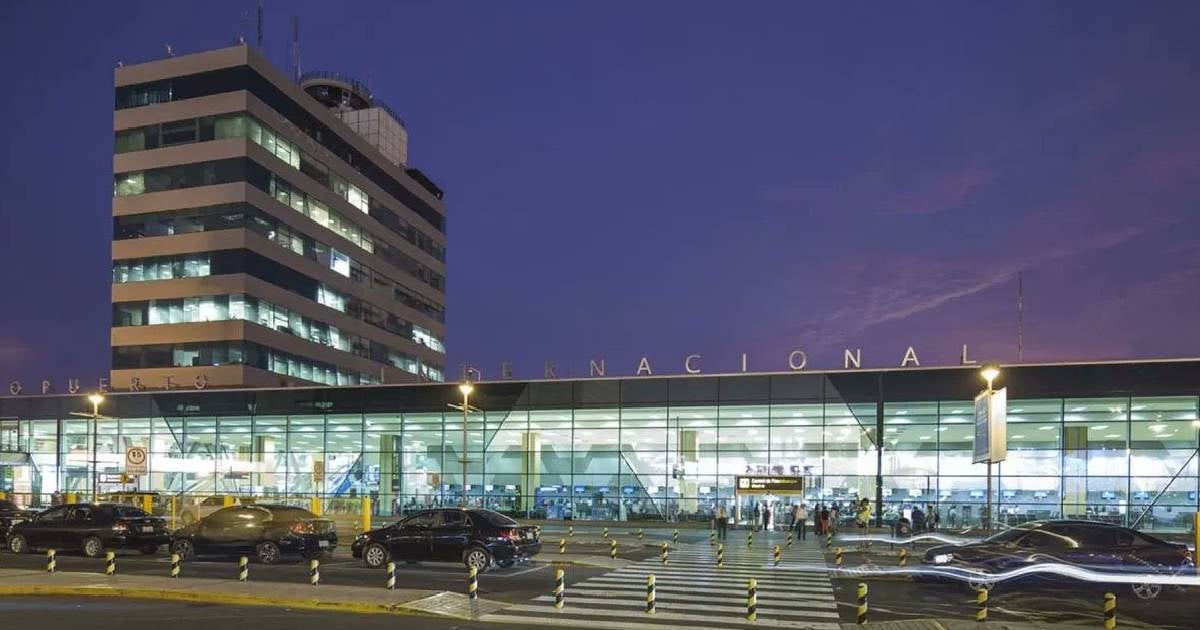 At least 50 Cubans stranded in Peru after flight to Nicaragua canceled