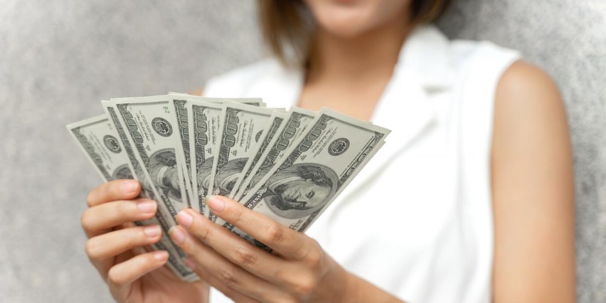 These dollar bills are no longer accepted at Walmart, Dollar Tree, and department stores: Reasons why