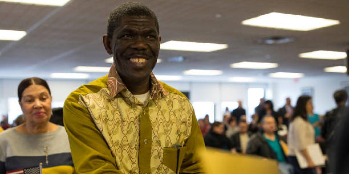 How much does it cost to register for residency in the United States?