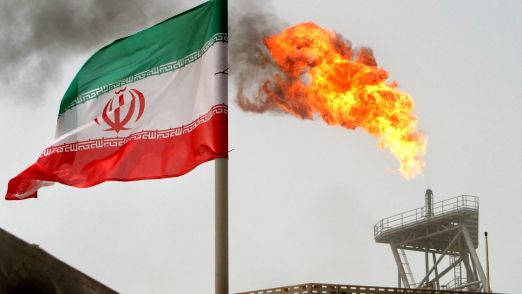 Irán aumenta la producción de petróleo a su máximo en dos años pese a las sanciones de EE.UU.