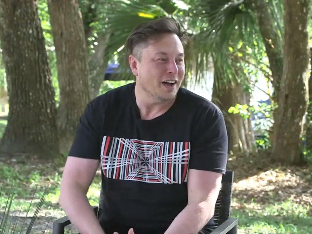 Elon Musk talks about Mars tourism