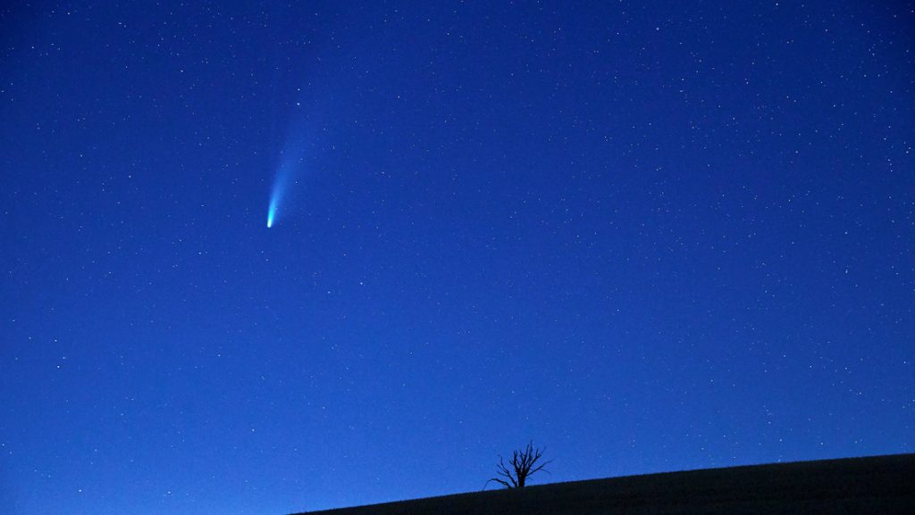 Astronomers have discovered a huge comet heading towards the sun