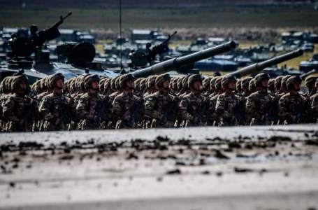 Russia and China set off alarm alerts in the United States with massive military exercises