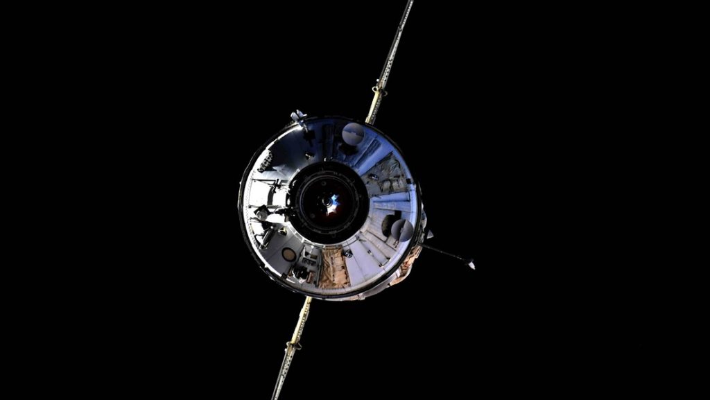 Cosmonautas rusos empezarán a cultivar verduras a escala industrial en su nuevo módulo de la Estación Espacial Internacional