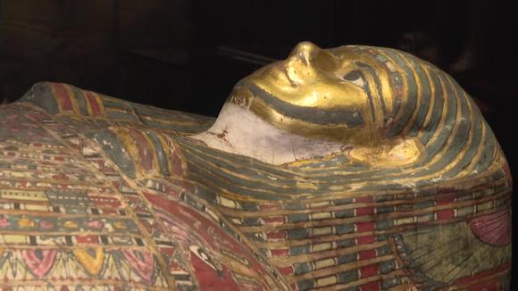 Polish scientists discover a pregnant Egyptian mummy