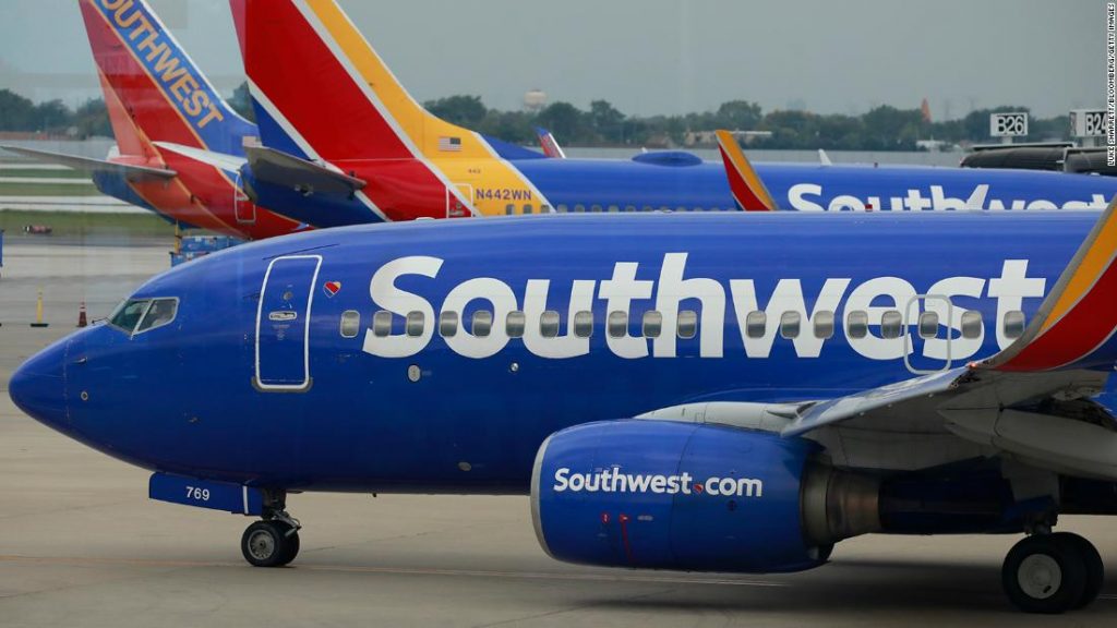 A female employee from the southwest was assaulted by a female passenger in the hospital