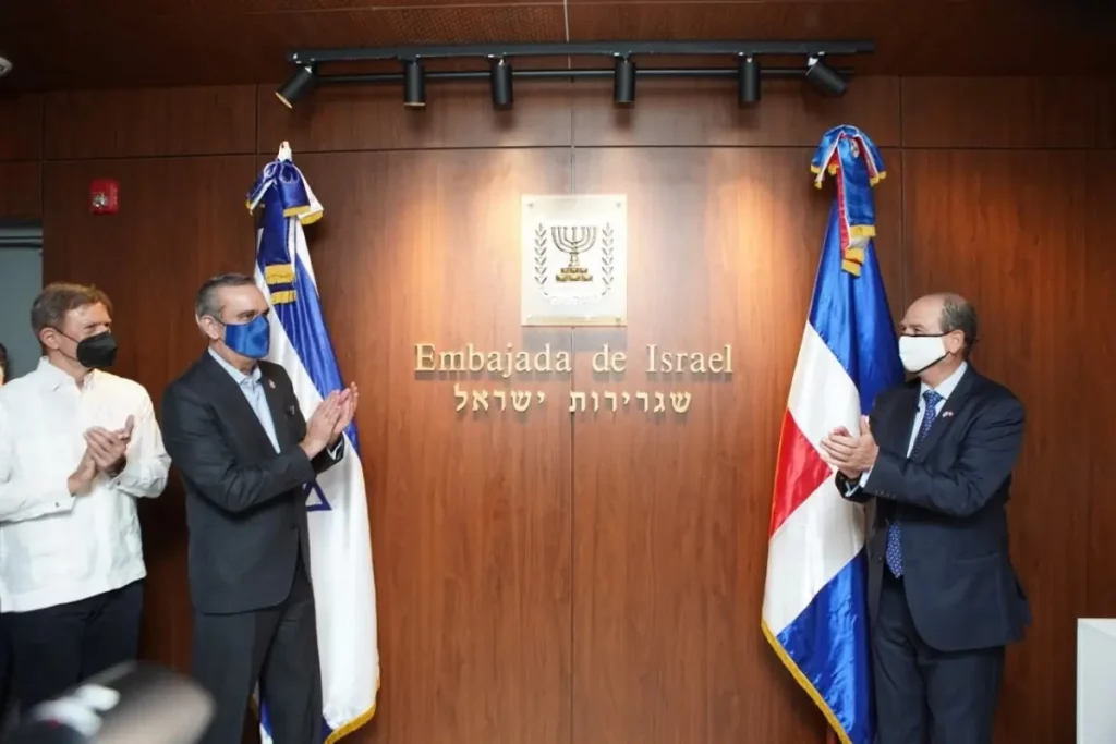 Israel estrena nueva embajada; harán hospital traumatológico en RD