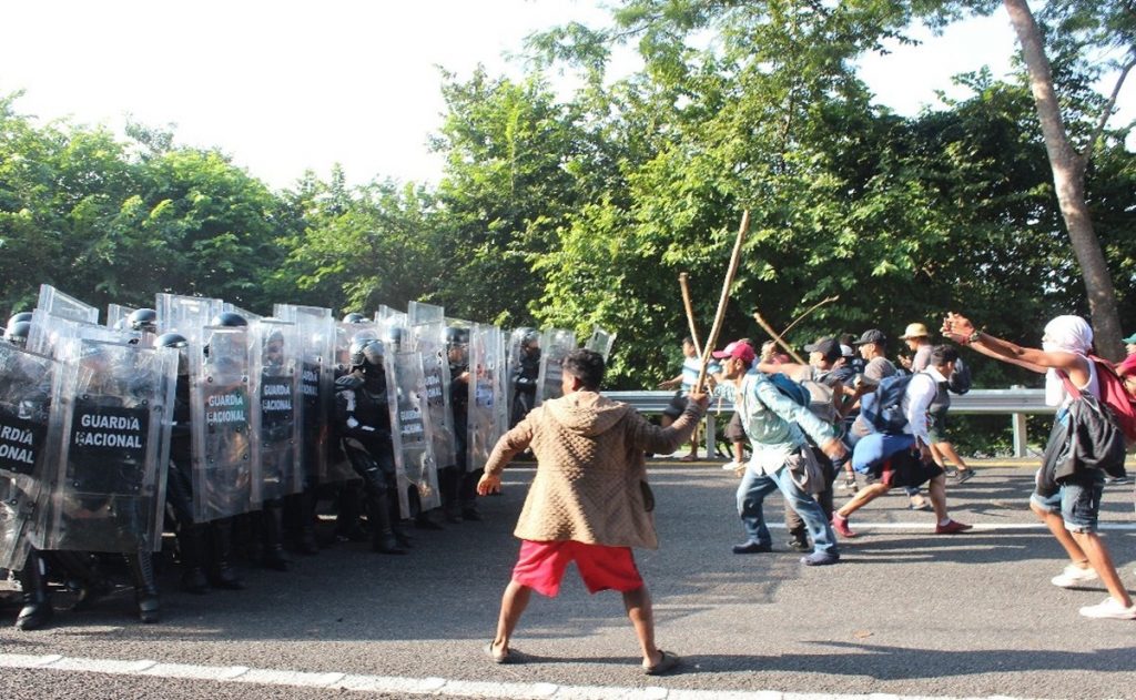 Migrant caravan collides with National Guard in Chiapas