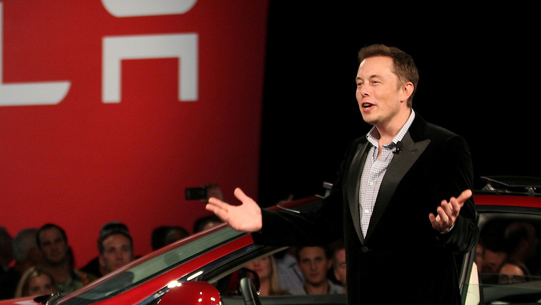 Elon Musk's fortune exceeds $300 billion again as Tesla shares soar