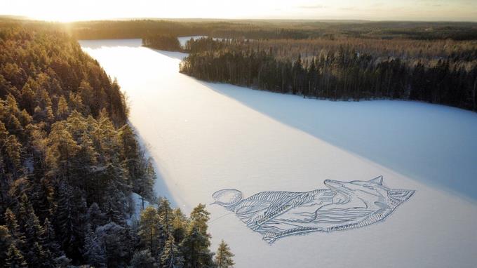 Arquitecto en Finlandia crea arte efímero en lago congelado