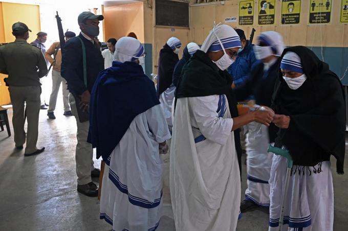 India prohíbe a las Misioneras de la Caridad de la madre Teresa recibir fondos extranjeros