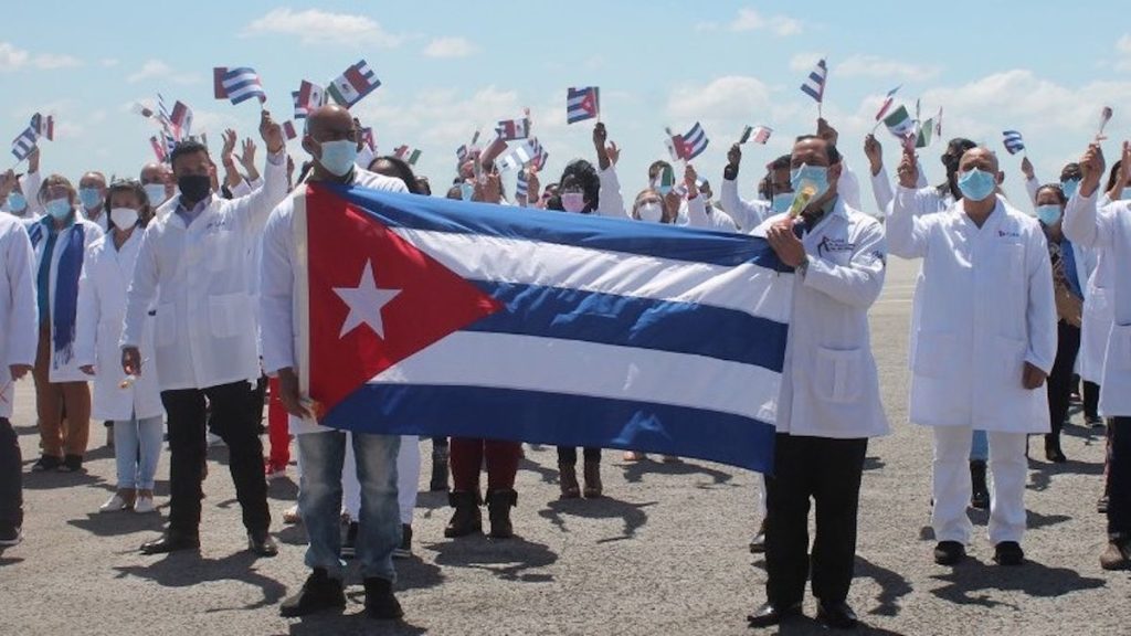 Mexico Relaunches Scholarship Program to Study Medicine in Cuba