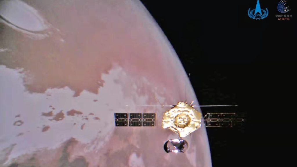 China publica nuevas fotos de su sonda y su róver que estudian Marte