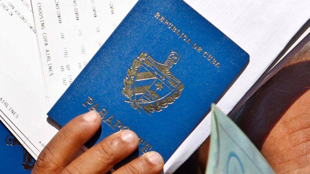 MININT warns against selling fake passports, visas and air tickets in Cuba
