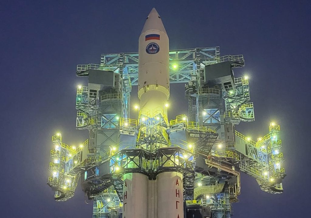 Russian rocket launch: runaway space shuttle rushes towards Earth
