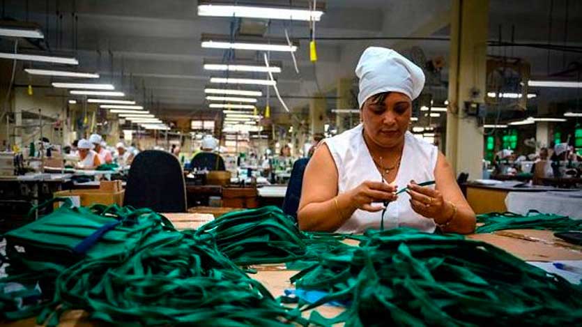 The Nasobuco used by Cubans doesn't protect against Ómicron, warns one of Soberana 02's creators
