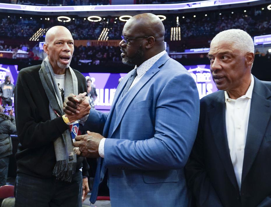 From left to right, Kareem Abdul-Jabbar, Shaquille O'Neal and Julius Irving during Saturday's competition. 