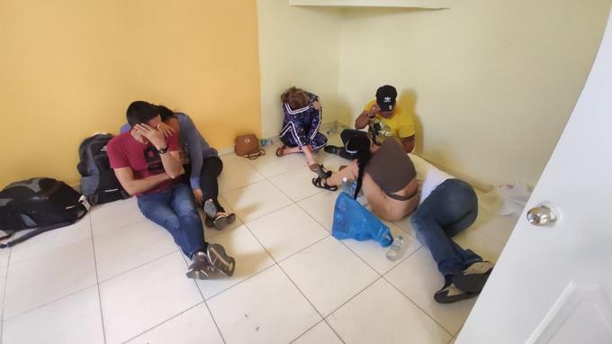 Detienen a otros seis cubanos en puesto de chequeo militar de Dajabón
