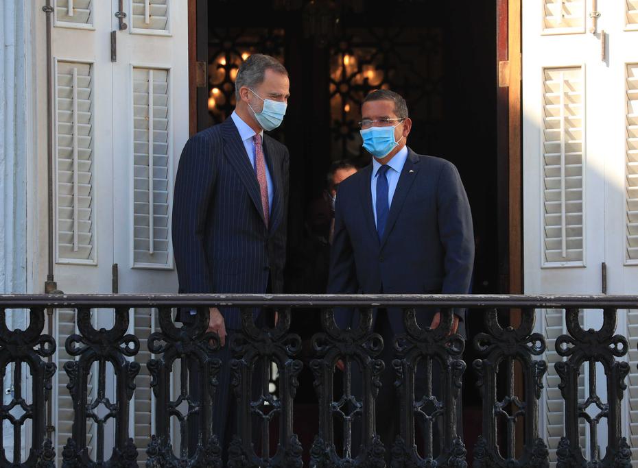 King Felipe VI of Spain with Governor Pedro Pierlos from the balcony of the castle.