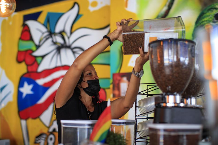 Between its coffee shops and Hacienda Iluminada, the company creates 157 live jobs, all of which earn $ 8.25 an hour or more and contribute to social security.