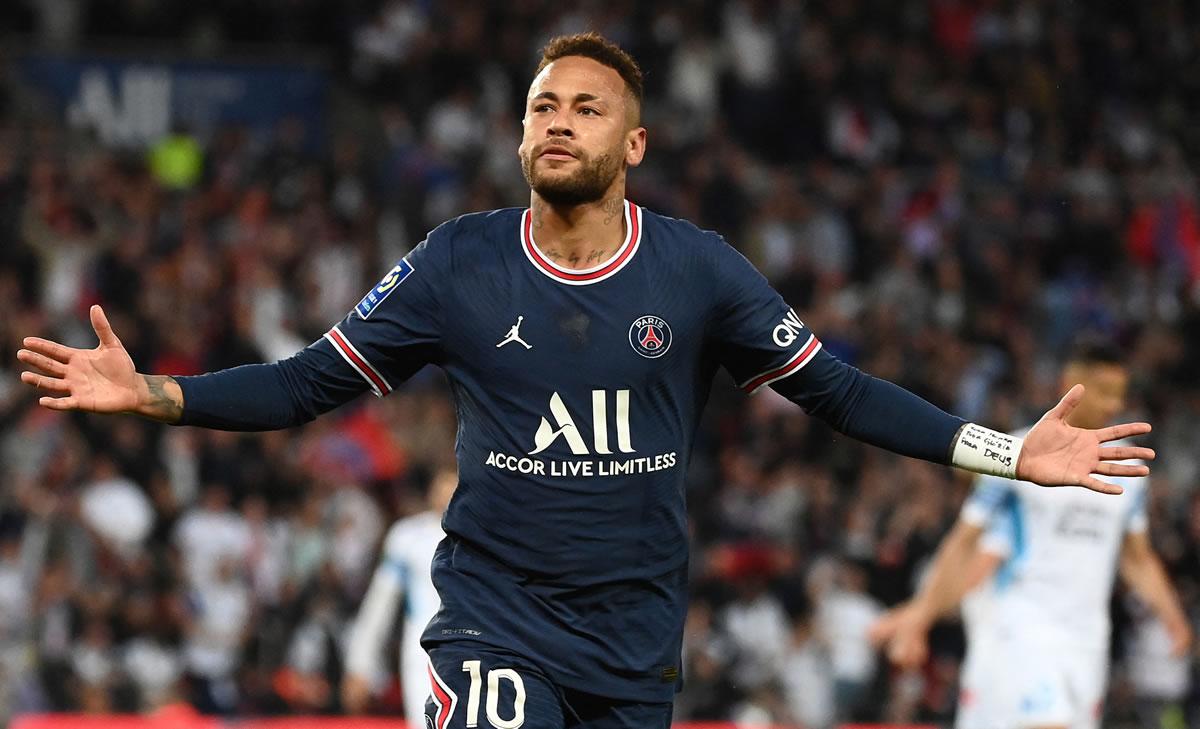 Neymar put Paris Saint-Germain ahead in the French classics with a superb goal.