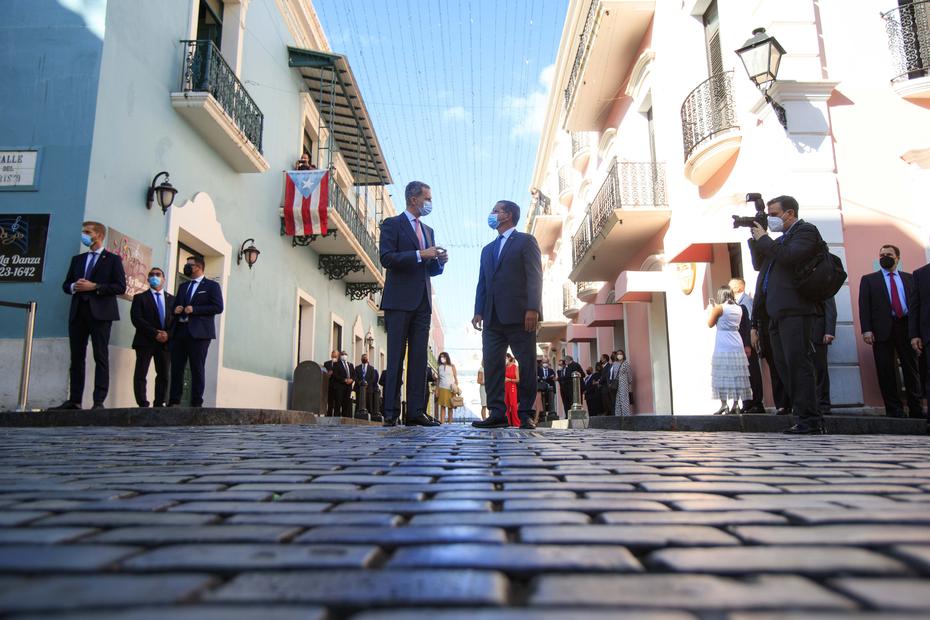 The King of Spain speaks with Governor Pedro Pierlosi from the meeting of Cale Fortaleza and Cale del Cristo in old San Juan.