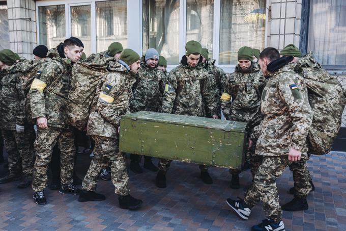 El Pentágono afirma que Rusia está enviando refuerzos al Donbás para ofensiva