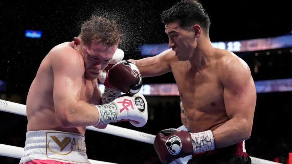 Dimitri Bevol teaches Canelo Alvarez a lesson and defeats him unanimously in a fight for the light heavyweight title