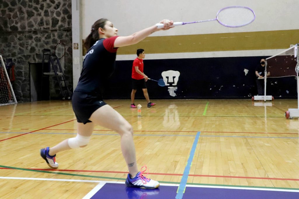 Medical, veterinary and animal husbandry students succeed in badminton - Mexico's modernization
