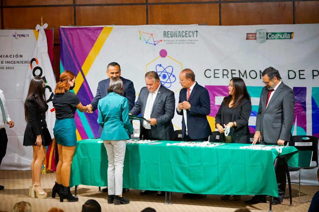 Winners are honored at the first Mexican science and engineering fair in Coahuila