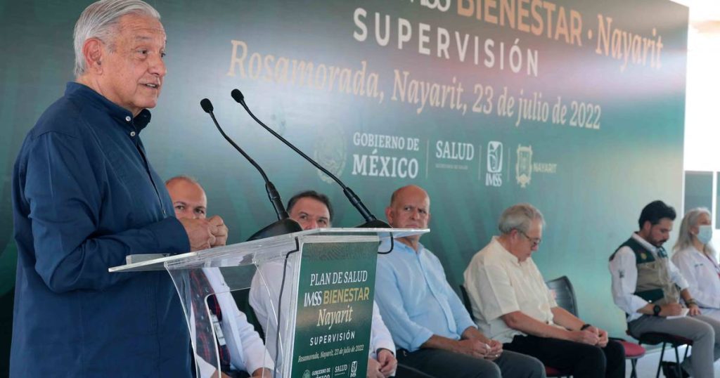 AMLO receives in Nayarit the first 8 Cuban doctors hired by Mexico - El Financiero