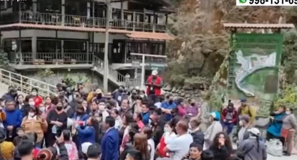 National holidays |  Cuzco |  The tourists cut the railway to protest against a ticket to Machu Piccho despite the sale of tickets  long vacation |  Cuzco |  Video |  Nuclear magnetic resonance |  Peru