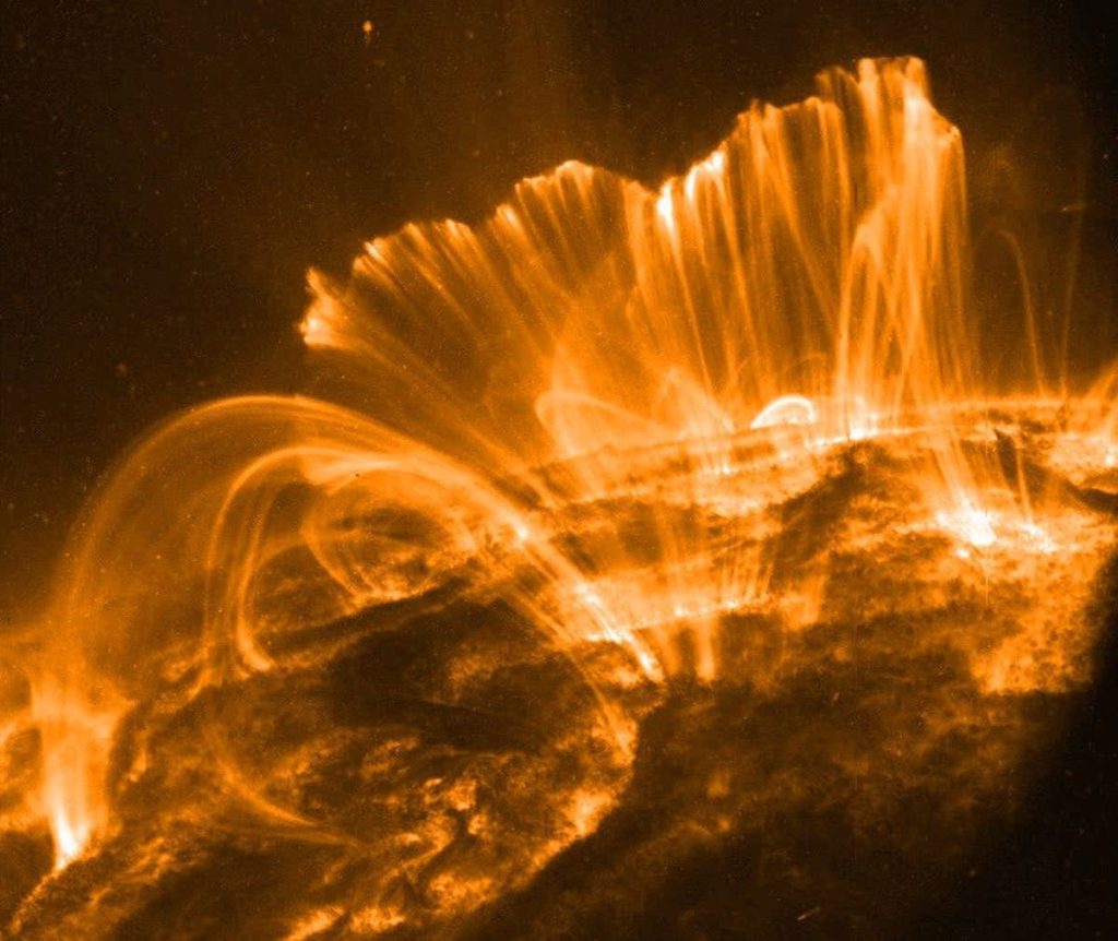 He warns that a solar storm will hit the Earth.  This is what you should know