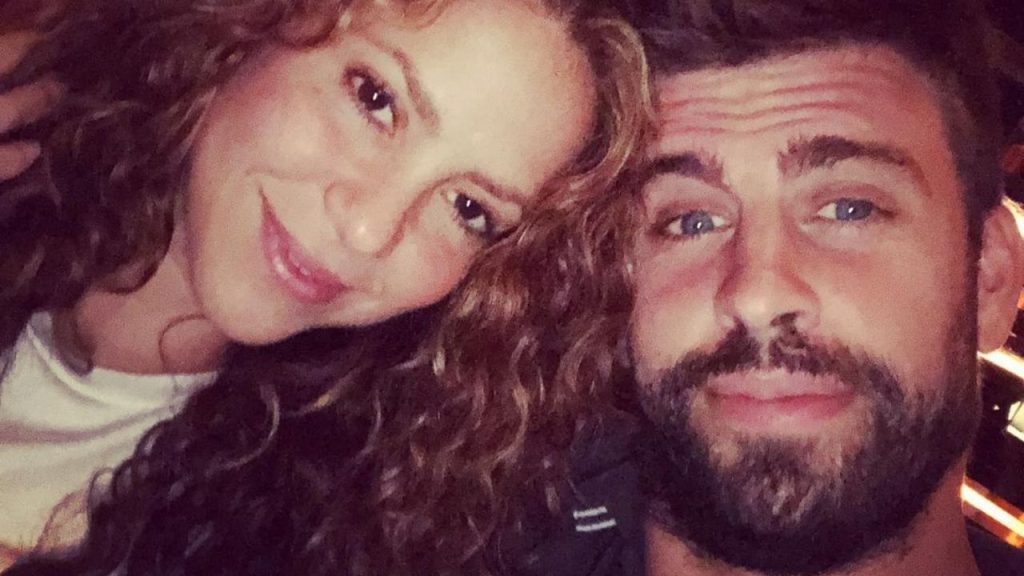Regret?  After leaving his girlfriend, Pique can look for Shakira again