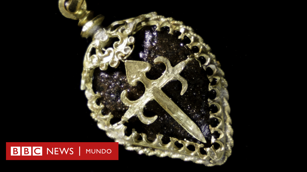 Incredible treasures found on a Spanish sailing ship sank near the Bahamas 350 years ago