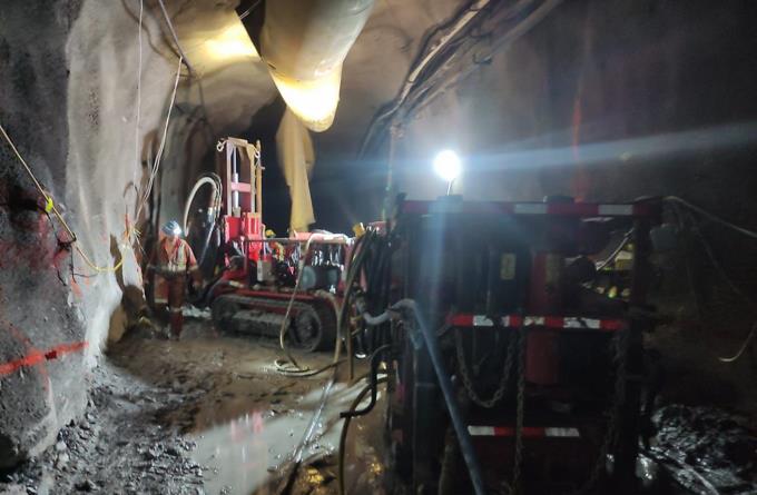 Abinader: Máquina canadiense comenzó a trabajar anoche y se espera un rescate pronto de los mineros