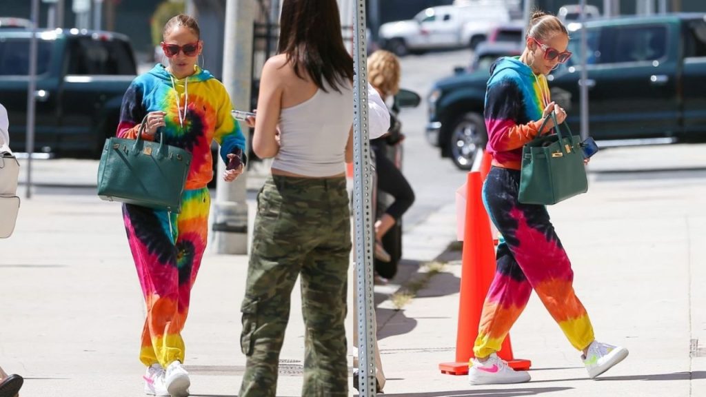 Jennifer Lopez grabs the attention in a colorful and sexy casual outfit