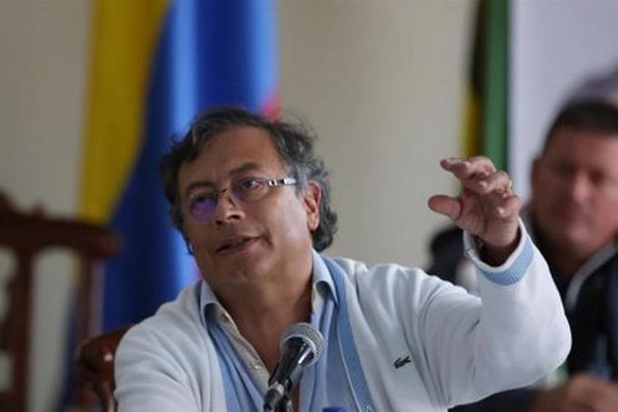 Petro considera que Guaidó es un presidente "inexistente"