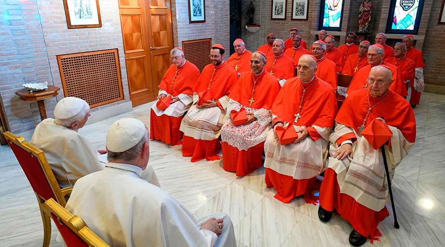 Pope Francis visits Benedict XVI with new cardinals
