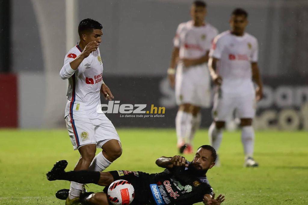 Benguchi scores the second goal and Olympia tracks the match against Deriangen at Morazán Stadium.