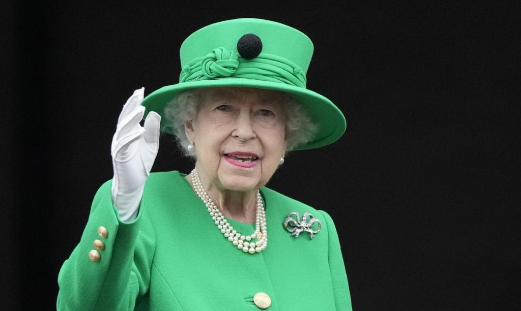 They reveal the things Queen Elizabeth asked to be buried