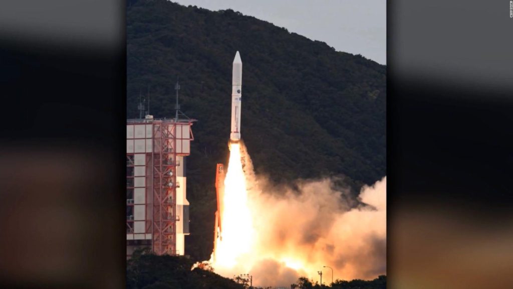 Japanese self-destructing missile carrying satellites