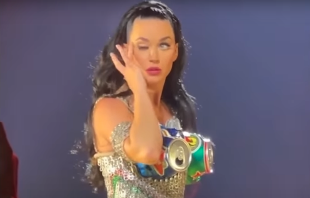 What happened to Katy Perry's eye in Las Vegas?