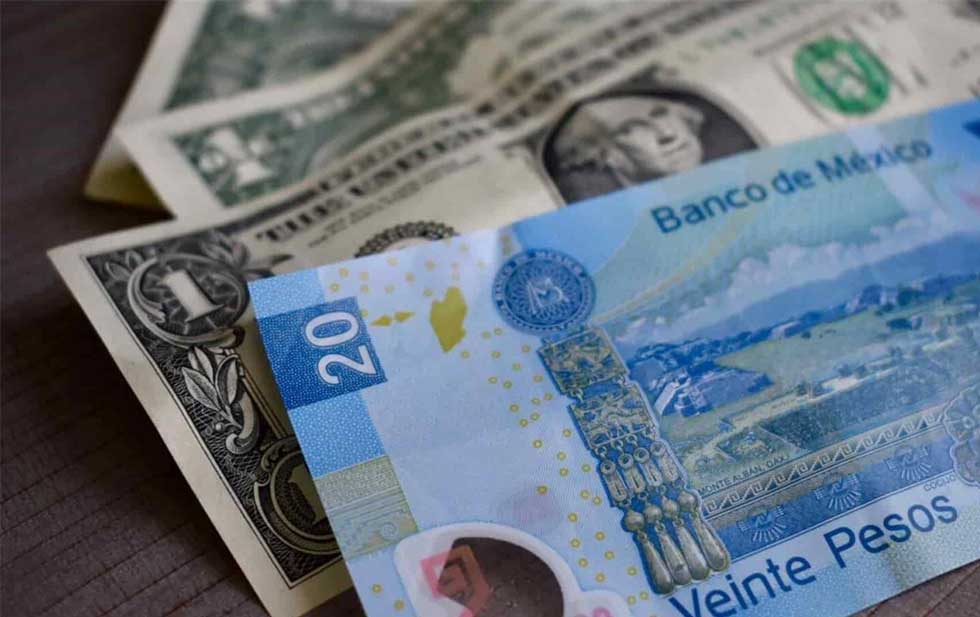 Moody's warns of 'imminent' peso depreciation